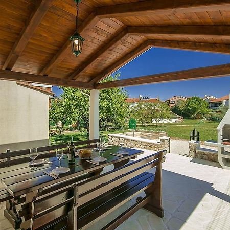 Charming Beachfront Holiday Home In Porec Poreč Quarto foto