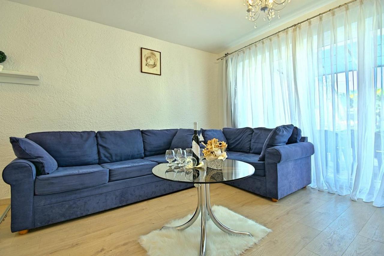 Charming Beachfront Holiday Home In Porec Poreč Exterior foto